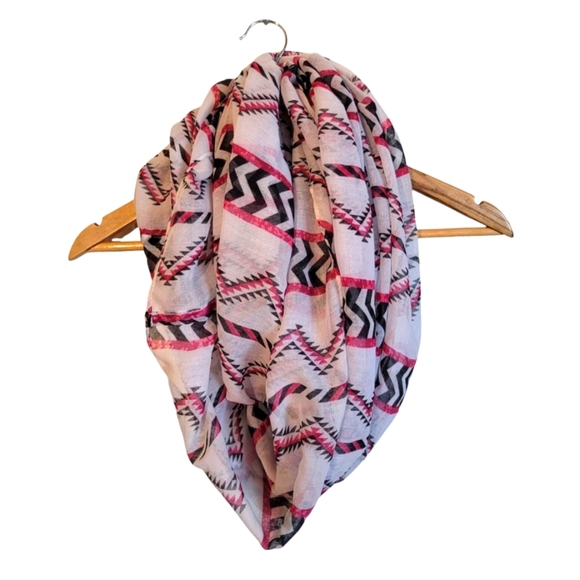 CARA NY Chevron Aztec Burgundy Black White Infinity Scarf Wrap 35"×35" - Picture 3 of 4